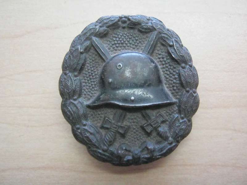 WW1 Wound badge.